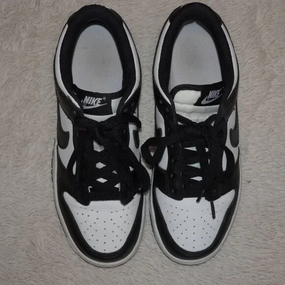 Youth Size 6 Nike Dunk Low, White and Black, Like New! - Picture 4 of 9
